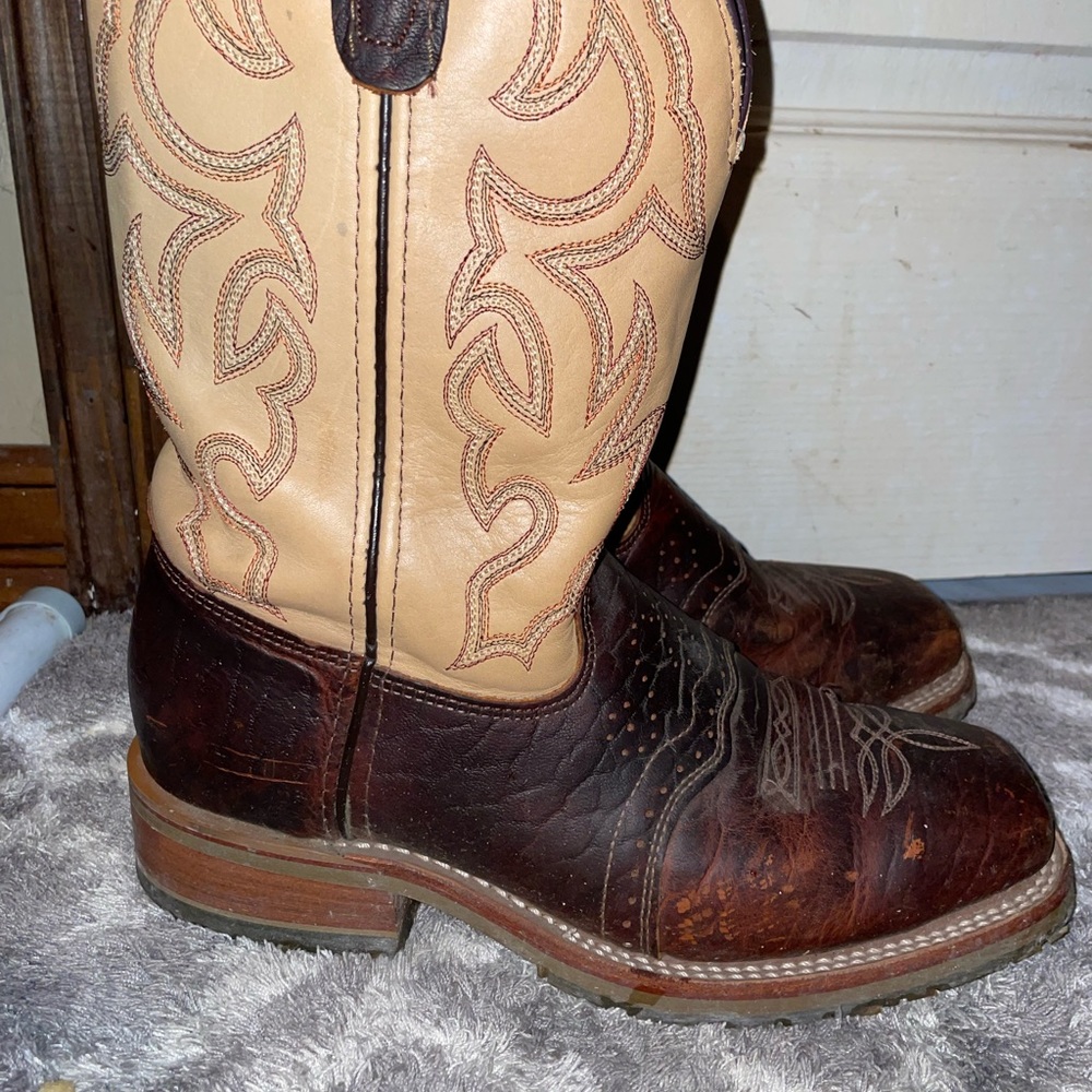 Boots - Picture 2 of 4